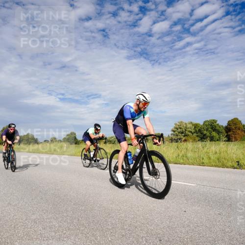 31.08.2025 - Elbe Triathlon Hamburg Michael Burmester http://msf.ph/oto/8665209 31.08.2025 10:06:14 Radfahren 493, 504, 557, 689, 730, 744, 782, 824, 899 meine-sportfotos.de