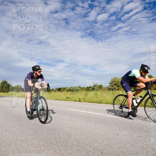 31.08.2025 - Elbe Triathlon Hamburg Michael Burmester http://msf.ph/oto/8665211 31.08.2025 10:06:15 Radfahren 493, 504, 557, 689, 730, 744, 782, 824, 899 meine-sportfotos.de