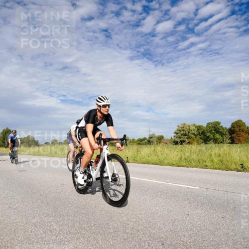 31.08.2025 - Elbe Triathlon Hamburg Michael Burmester http://msf.ph/oto/8665216 31.08.2025 10:06:20 Radfahren 322, 504, 611, 730, 744, 782, 899 meine-sportfotos.de