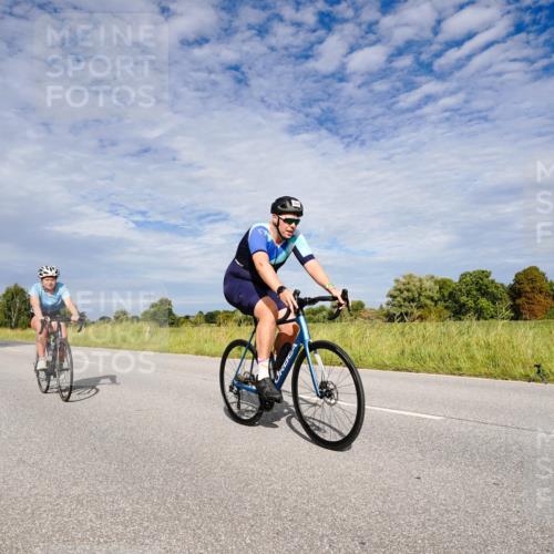 31.08.2025 - Elbe Triathlon Hamburg Michael Burmester http://msf.ph/oto/8665221 31.08.2025 10:06:21 Radfahren 322, 504, 611, 730, 744, 782, 899 meine-sportfotos.de