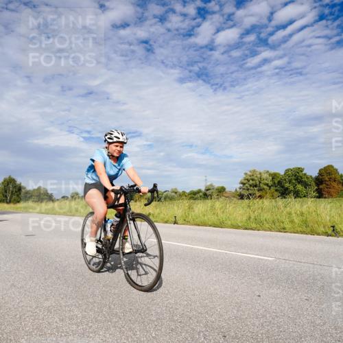 31.08.2025 - Elbe Triathlon Hamburg Michael Burmester http://msf.ph/oto/8665223 31.08.2025 10:06:22 Radfahren 322, 504, 611, 730, 782, 899 meine-sportfotos.de