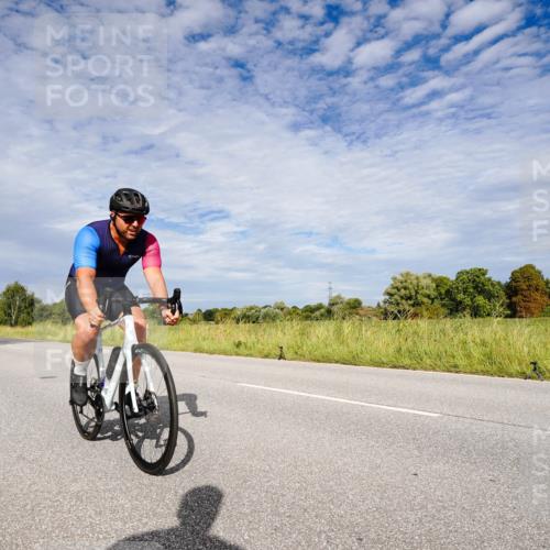 31.08.2025 - Elbe Triathlon Hamburg Michael Burmester http://msf.ph/oto/8665239 31.08.2025 10:06:45 Radfahren 612, 769, 796, 810, 814, 871, 914 meine-sportfotos.de