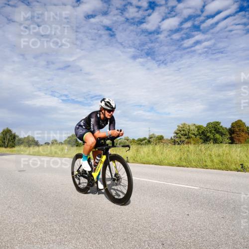 31.08.2025 - Elbe Triathlon Hamburg Michael Burmester http://msf.ph/oto/8665243 31.08.2025 10:06:50 Radfahren 594, 832, 871, 914, 926 meine-sportfotos.de