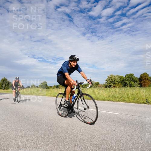 31.08.2025 - Elbe Triathlon Hamburg Michael Burmester http://msf.ph/oto/8665276 31.08.2025 10:07:27 Radfahren 454, 651, 753, 818, 847, 861 meine-sportfotos.de