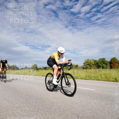 31.08.2025 - Elbe Triathlon Hamburg Michael Burmester http://msf.ph/oto/8665288 31.08.2025 10:07:36 Radfahren 447, 747, 836, 900 meine-sportfotos.de