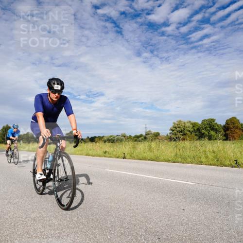 31.08.2025 - Elbe Triathlon Hamburg Michael Burmester http://msf.ph/oto/8665304 31.08.2025 10:07:59 Radfahren 561, 575, 693, 724, 761 meine-sportfotos.de