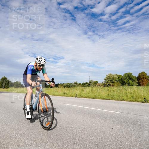 31.08.2025 - Elbe Triathlon Hamburg Michael Burmester http://msf.ph/oto/8665314 31.08.2025 10:08:07 Radfahren 478, 517, 703 meine-sportfotos.de