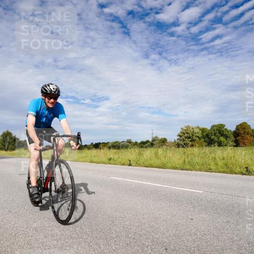 31.08.2025 - Elbe Triathlon Hamburg Michael Burmester http://msf.ph/oto/8665317 31.08.2025 10:08:12 Radfahren 390, 478, 703 meine-sportfotos.de