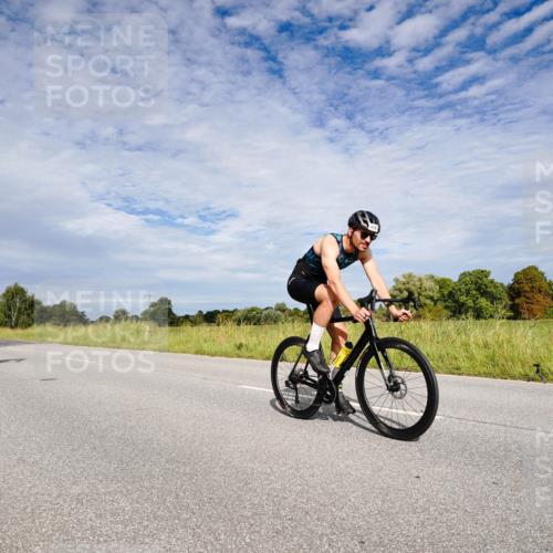 31.08.2025 - Elbe Triathlon Hamburg Michael Burmester http://msf.ph/oto/8665319 31.08.2025 10:08:14 Radfahren 390, 478, 703 meine-sportfotos.de