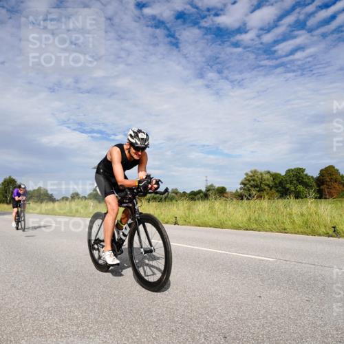31.08.2025 - Elbe Triathlon Hamburg Michael Burmester http://msf.ph/oto/8665326 31.08.2025 10:08:27 Radfahren 472, 704, 741, 905, 922 meine-sportfotos.de