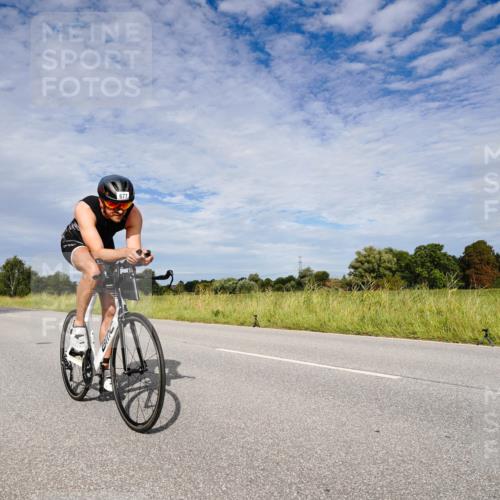31.08.2025 - Elbe Triathlon Hamburg Michael Burmester http://msf.ph/oto/8665356 31.08.2025 10:09:00 Radfahren 405, 677 meine-sportfotos.de