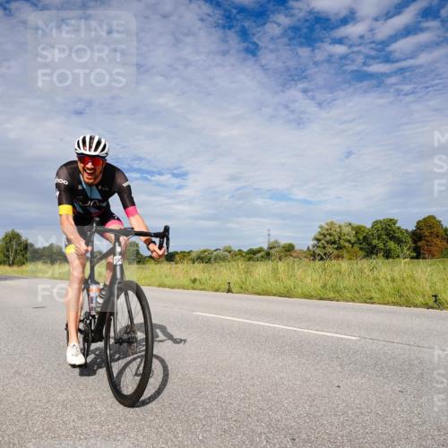 31.08.2025 - Elbe Triathlon Hamburg Michael Burmester http://msf.ph/oto/8665374 31.08.2025 10:09:56 Radfahren 662 meine-sportfotos.de