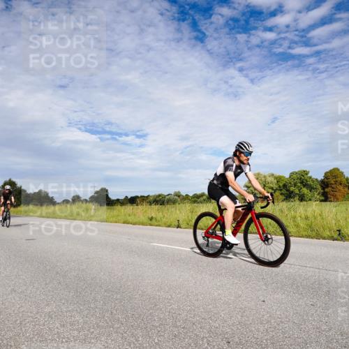 31.08.2025 - Elbe Triathlon Hamburg Michael Burmester http://msf.ph/oto/8665383 31.08.2025 10:10:15 Radfahren 459, 590, 652, 699, 789 meine-sportfotos.de