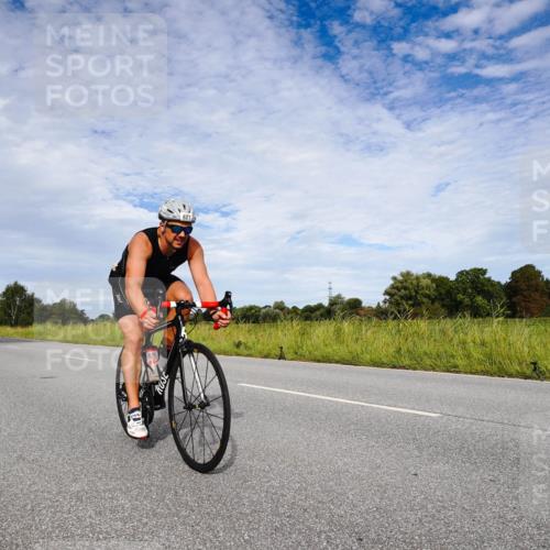 31.08.2025 - Elbe Triathlon Hamburg Michael Burmester http://msf.ph/oto/8665431 31.08.2025 10:11:00 Radfahren 418, 627, 692 meine-sportfotos.de