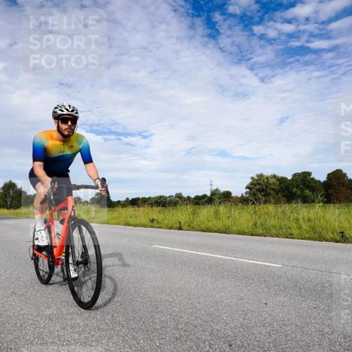 31.08.2025 - Elbe Triathlon Hamburg Michael Burmester http://msf.ph/oto/8665434 31.08.2025 10:11:07 Radfahren 418, 576 meine-sportfotos.de
