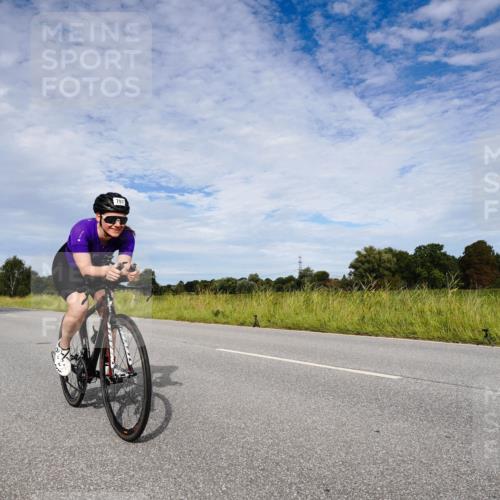 31.08.2025 - Elbe Triathlon Hamburg Michael Burmester http://msf.ph/oto/8665438 31.08.2025 10:11:26 Radfahren 483, 650, 797, 830, 840, 853 meine-sportfotos.de