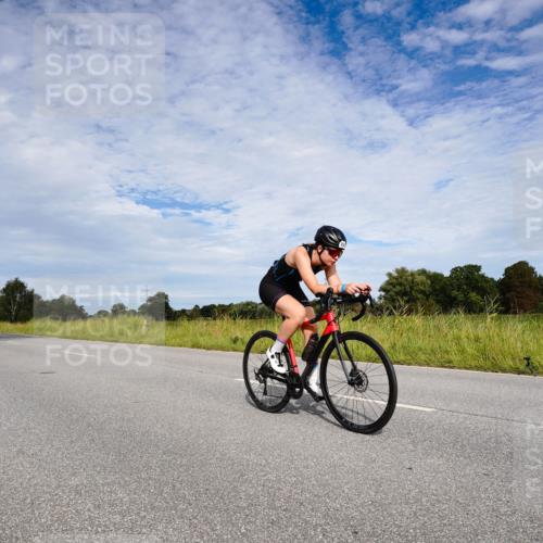 31.08.2025 - Elbe Triathlon Hamburg Michael Burmester http://msf.ph/oto/8665446 31.08.2025 10:11:32 Radfahren 650, 830, 840, 853, 870, 894 meine-sportfotos.de