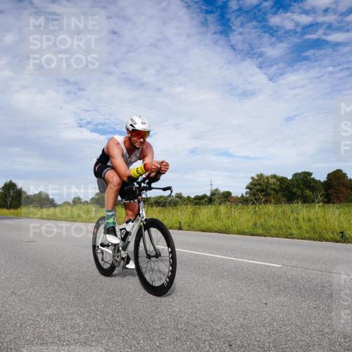 31.08.2025 - Elbe Triathlon Hamburg Michael Burmester http://msf.ph/oto/8665452 31.08.2025 10:11:59 Radfahren 593, 629, 882 meine-sportfotos.de