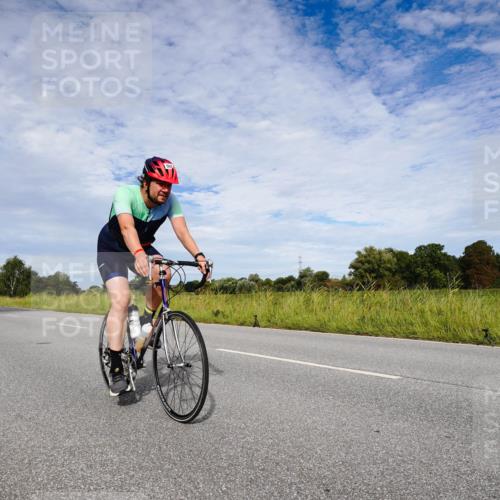 31.08.2025 - Elbe Triathlon Hamburg Michael Burmester http://msf.ph/oto/8665475 31.08.2025 10:12:30 Radfahren 499, 536, 587, 648, 665, 708, 748, 848 meine-sportfotos.de