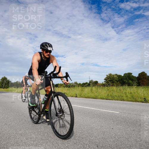 31.08.2025 - Elbe Triathlon Hamburg Michael Burmester http://msf.ph/oto/8665485 31.08.2025 10:12:37 Radfahren 499, 530, 536, 648, 673, 708, 720, 748, 813, 815, 848 meine-sportfotos.de