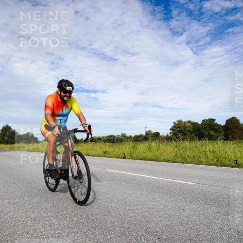 31.08.2025 - Elbe Triathlon Hamburg Michael Burmester http://msf.ph/oto/8665521 31.08.2025 10:13:08 Radfahren 500, 711, 719, 770, 866, 884 meine-sportfotos.de