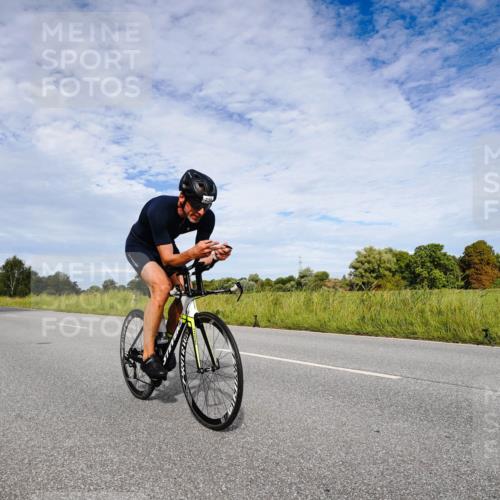 31.08.2025 - Elbe Triathlon Hamburg Michael Burmester http://msf.ph/oto/8665568 31.08.2025 10:14:04 Radfahren 607, 729 meine-sportfotos.de