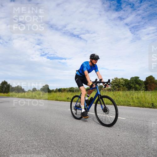 31.08.2025 - Elbe Triathlon Hamburg Michael Burmester http://msf.ph/oto/8665588 31.08.2025 10:14:35 Radfahren 404, 667, 845 meine-sportfotos.de