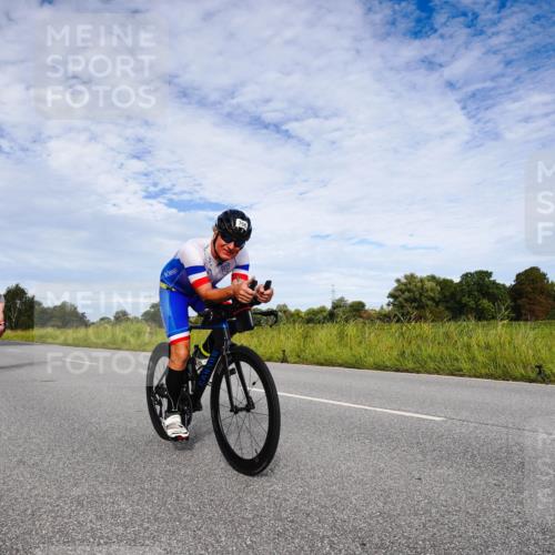 31.08.2025 - Elbe Triathlon Hamburg Michael Burmester http://msf.ph/oto/8665595 31.08.2025 10:14:44 Radfahren 566, 643, 679, 756 meine-sportfotos.de