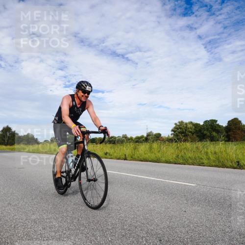 31.08.2025 - Elbe Triathlon Hamburg Michael Burmester http://msf.ph/oto/8665602 31.08.2025 10:14:49 Radfahren 615, 617, 643, 679, 717 meine-sportfotos.de