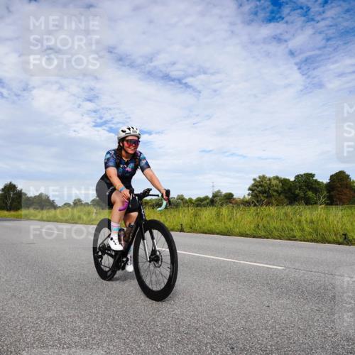 31.08.2025 - Elbe Triathlon Hamburg Michael Burmester http://msf.ph/oto/8665611 31.08.2025 10:14:59 Radfahren 455, 617, 758, 800 meine-sportfotos.de