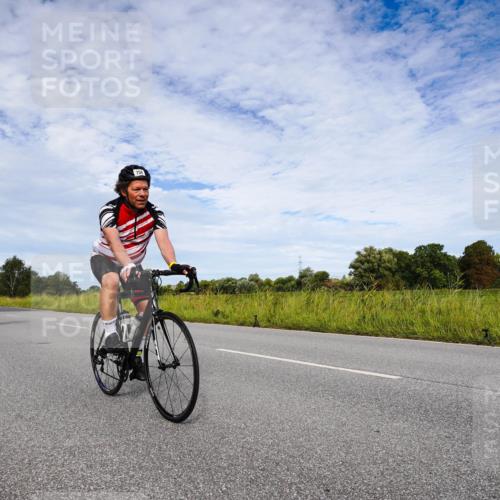 31.08.2025 - Elbe Triathlon Hamburg Michael Burmester http://msf.ph/oto/8665614 31.08.2025 10:15:04 Radfahren 455, 758, 864 meine-sportfotos.de