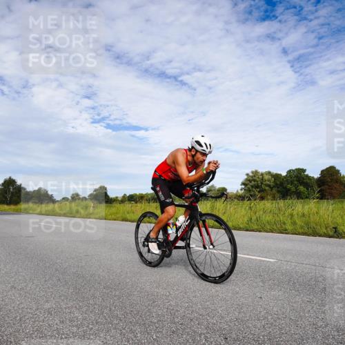 31.08.2025 - Elbe Triathlon Hamburg Michael Burmester http://msf.ph/oto/8665615 31.08.2025 10:15:05 Radfahren 455, 758, 864 meine-sportfotos.de