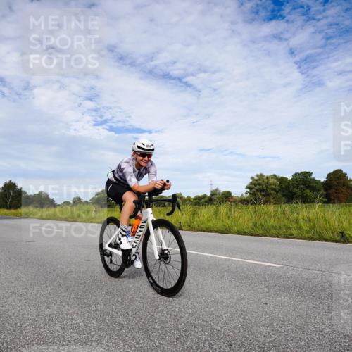 31.08.2025 - Elbe Triathlon Hamburg Michael Burmester http://msf.ph/oto/8665618 31.08.2025 10:15:10 Radfahren 707, 835, 864 meine-sportfotos.de