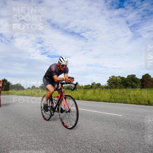 31.08.2025 - Elbe Triathlon Hamburg Michael Burmester http://msf.ph/oto/8665624 31.08.2025 10:15:18 Radfahren 610, 635, 707, 740 meine-sportfotos.de