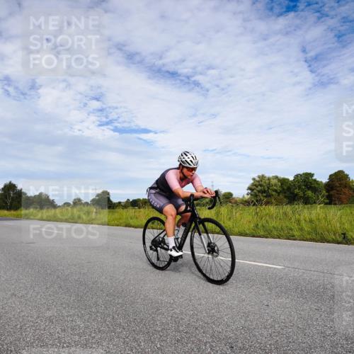 31.08.2025 - Elbe Triathlon Hamburg Michael Burmester http://msf.ph/oto/8665644 31.08.2025 10:15:56 Radfahren 438, 624, 787 meine-sportfotos.de