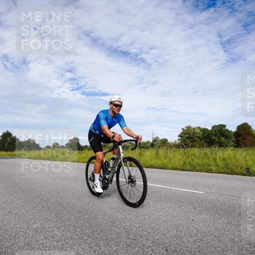 31.08.2025 - Elbe Triathlon Hamburg Michael Burmester http://msf.ph/oto/8665650 31.08.2025 10:16:02 Radfahren 438, 624 meine-sportfotos.de