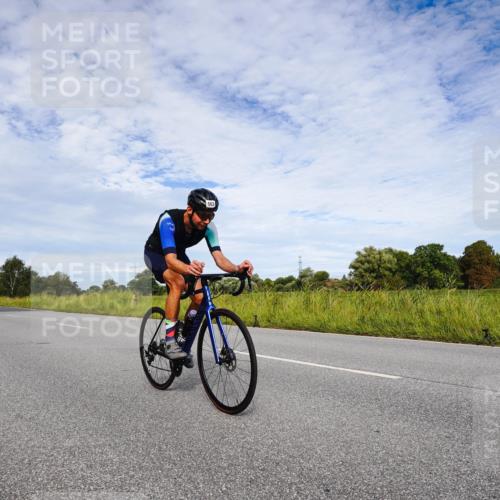 31.08.2025 - Elbe Triathlon Hamburg Michael Burmester http://msf.ph/oto/8665660 31.08.2025 10:16:28 Radfahren 563 meine-sportfotos.de