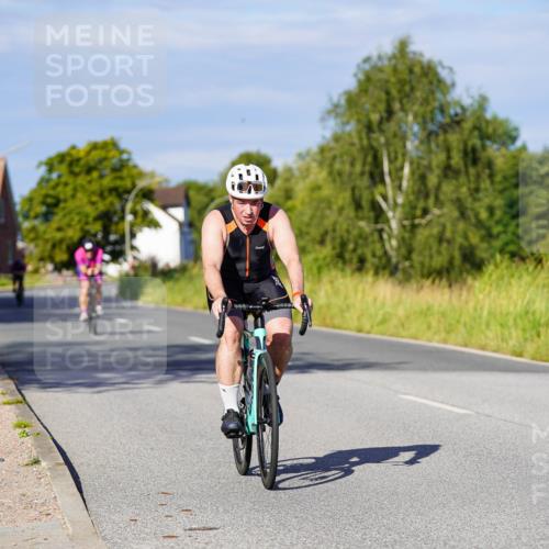 31.08.2025 - Elbe Triathlon Hamburg Michael Burmester http://msf.ph/oto/8665663 31.08.2025 09:31:33 Radfahren 369, 569, 570, 609, 720 meine-sportfotos.de