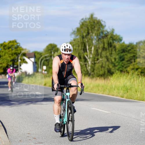 31.08.2025 - Elbe Triathlon Hamburg Michael Burmester http://msf.ph/oto/8665668 31.08.2025 09:31:33 Radfahren 369, 569, 570, 609, 720 meine-sportfotos.de
