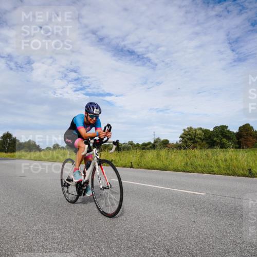 31.08.2025 - Elbe Triathlon Hamburg Michael Burmester http://msf.ph/oto/8665669 31.08.2025 10:16:44 Radfahren 666, 908 meine-sportfotos.de