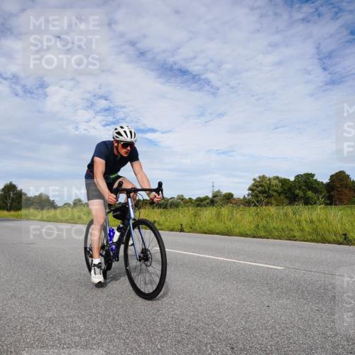 31.08.2025 - Elbe Triathlon Hamburg Michael Burmester http://msf.ph/oto/8665678 31.08.2025 10:16:58 Radfahren 427, 804, 841 meine-sportfotos.de