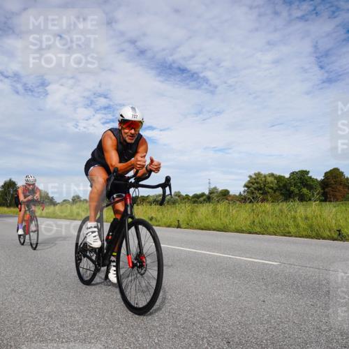 31.08.2025 - Elbe Triathlon Hamburg Michael Burmester http://msf.ph/oto/8665684 31.08.2025 10:17:10 Radfahren 671, 682, 696, 727, 739, 754, 786, 874, 877, 912 meine-sportfotos.de
