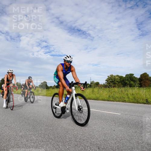 31.08.2025 - Elbe Triathlon Hamburg Michael Burmester http://msf.ph/oto/8665689 31.08.2025 10:17:12 Radfahren 671, 682, 696, 727, 739, 754, 786, 874, 877, 912 meine-sportfotos.de