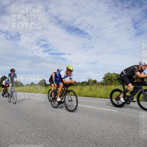 31.08.2025 - Elbe Triathlon Hamburg Michael Burmester http://msf.ph/oto/8665693 31.08.2025 10:17:13 Radfahren 671, 682, 696, 739, 754, 786, 874, 877, 912, 1017 meine-sportfotos.de