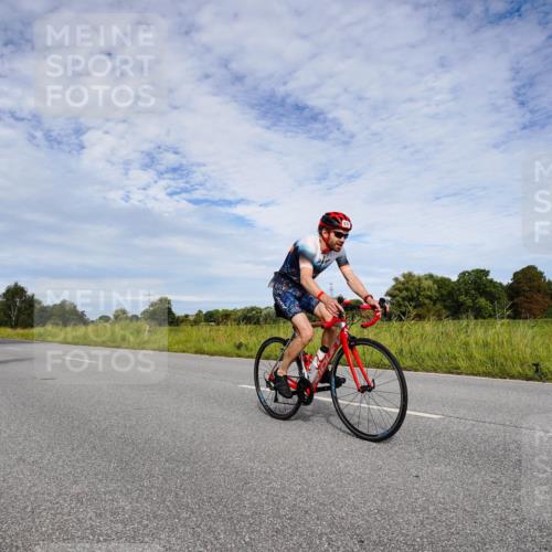 31.08.2025 - Elbe Triathlon Hamburg Michael Burmester http://msf.ph/oto/8665729 31.08.2025 10:17:55 Radfahren 570, 681, 838, 859 meine-sportfotos.de