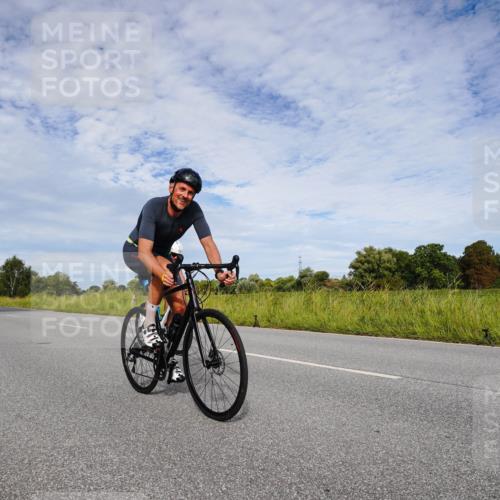31.08.2025 - Elbe Triathlon Hamburg Michael Burmester http://msf.ph/oto/8665737 31.08.2025 10:18:03 Radfahren 461, 684, 750, 909 meine-sportfotos.de