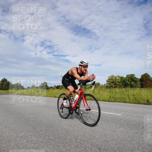 31.08.2025 - Elbe Triathlon Hamburg Michael Burmester http://msf.ph/oto/8665749 31.08.2025 10:18:21 Radfahren 1032 meine-sportfotos.de