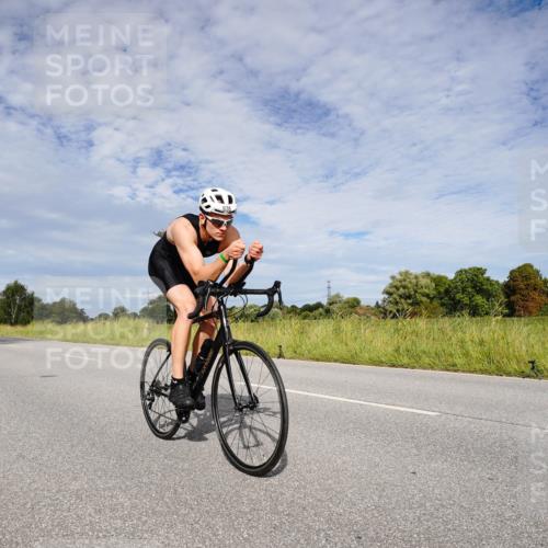 31.08.2025 - Elbe Triathlon Hamburg Michael Burmester http://msf.ph/oto/8665759 31.08.2025 10:18:47 Radfahren 778, 911, 938 meine-sportfotos.de