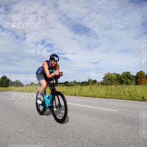 31.08.2025 - Elbe Triathlon Hamburg Michael Burmester http://msf.ph/oto/8665763 31.08.2025 10:18:59 Radfahren 690, 901, 944 meine-sportfotos.de