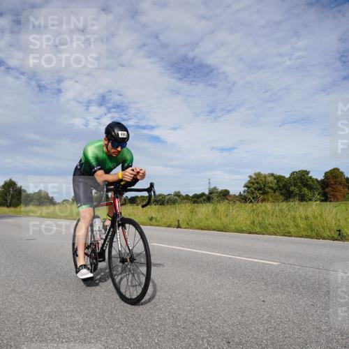 31.08.2025 - Elbe Triathlon Hamburg Michael Burmester http://msf.ph/oto/8665766 31.08.2025 10:19:05 Radfahren 487, 674, 690, 735, 777, 856, 944 meine-sportfotos.de